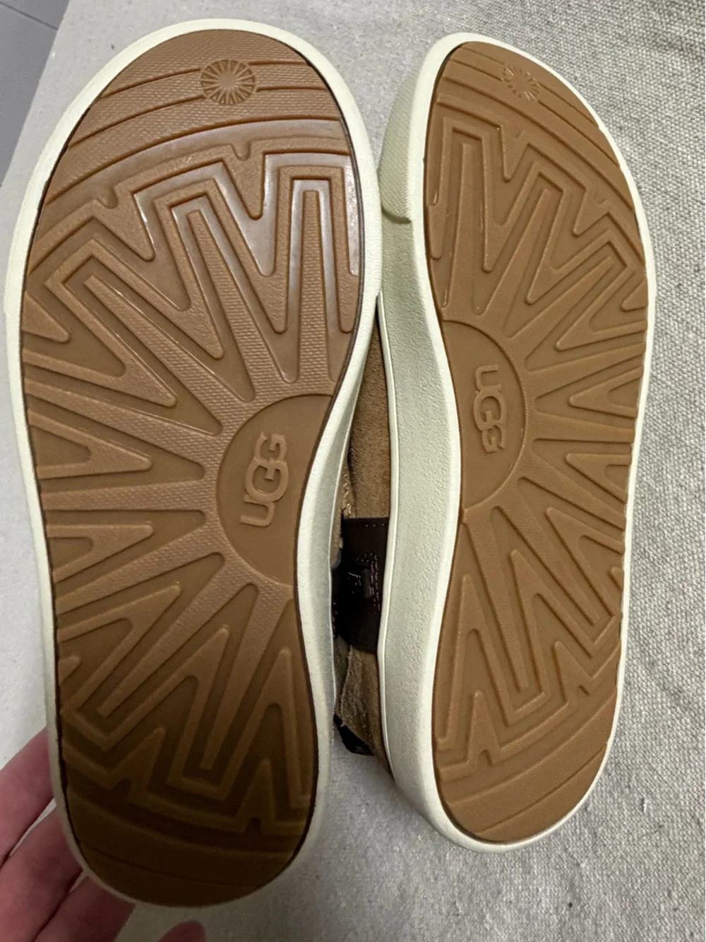 UGG kids adler
